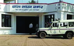 चोरों ने दी पुुलिस गश्त को चुनौती 24 घंटे में चोरी के 5 मामले दर्ज, कुठला : मकान में घुसकर 4 लाख के जेवरातों पर किया हाथ साफ, माधवनगर : दो ट्रैक्टर चोरी, घर जा रहे युवक को रोककर झपटमारी 2 Screenshot 20250228 181543 WhatsApp2