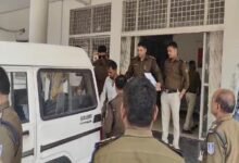 रजा चौक पर मामूली विवाद पर युवकों ने किया चाकू से हमला 10 chaku