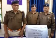 प्लेटफार्म नंबर 6 पर अवैध गांजे के साथ युवक गिरफ्तार 11 ganjaaaaaaaaaaa