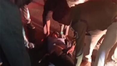 डिवाइडर से टकराकर बाइक सवार दो युवकों की दर्दनाक मौत 7 police accvedent