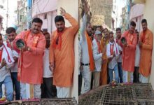 उत्तर मध्य विधानसभा में घर घर गंगाजल अभियान जारी, कुशाभाऊ ठाकरे मंडल में हुआ भव्य स्वागत, विभिन्न जल स्त्रोतों में मिलाया जा रहा है त्रिवेणी से लाया पवित्र गंगाजल: डॉ अभिलाष पांडे 13 05 2