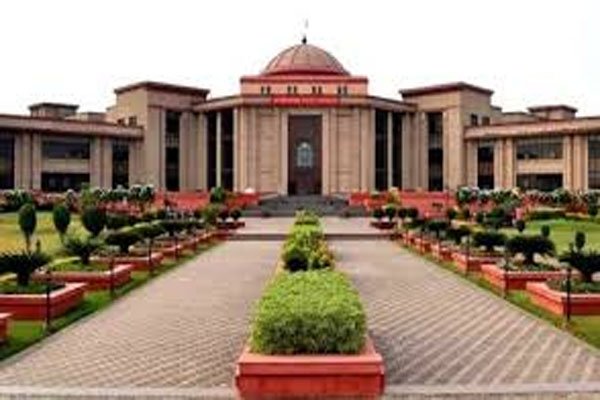 छत्तीसगढ़ हाई कोर्ट के चीफ जस्टिस ने नामित किए 15 पोर्टफोलियो जज, पढ़े किन्हें मिली जिम्मेदारी 1 66