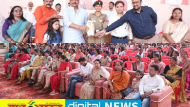 अंतर्राष्ट्रीय महिला दिवस पर शासकीय कन्या महाविद्यालय में सक्रिय महिलाओं का सम्मान, महाविद्यालय दो ई-रिक्शा और 10 बेंचों की मिली सौगात, सभी कक्षाएं बनेंगी स्मार्ट क्लास 15 IMG 20250308 184117