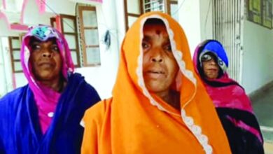 नजराना नहीं दिया तो रोक दिया मध्याान्ह भोजन का भुगतान स्व सहायता समूह ने निरीक्षण करने आए अधिकारी पर लगाए आरोप 12 IMG 20250317 164503 1