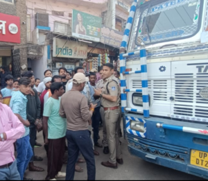 चांडक चौक में ट्रक का तांडव, नो एंट्री में रोकने का प्रयास कर रहे दो पुलिस कर्मियों को मारी ठोकर, अस्पताल में भर्ती हुए यातायात सिपाही 4 Screenshot 20250311 154205 WhatsApp2