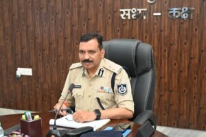 अगामी त्यौहारों के परिप्रेक्ष्य में सोशल मीडिया पर रखें पैनी निगाहें,साम्प्रदायिक सदभाव बिगाड़ने वाले अथवा धार्मिक भावनाओं को भड़काने वाले लोगो पर करें कड़ी कार्रवाई, आई जी द्वारा कानून व्यवस्था की समीक्षा कर किया निर्देशित 2 WhatsApp Image 2025 03 03 at 7.02.28 PM