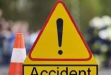 कॉलेज के पास डिवाइडर पर सो रहे 4 मजदूरों को सूमो ने रौंदा, 2 की मौत, 2 की हालत नाजुक 12 भारत 2025 03 04T234403.855