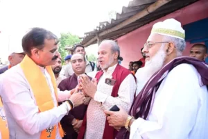 इसी कार्यक्रम के तहत भारतीय जनता पार्टी के प्रदेश अध्यक्ष एवं खजुराहो सांसद विष्णुदत्त शर्मा ने गुरुवार को कटनी जिले के ग्राम घंघरीकला मे ‘गांव/ बस्ती चलो’ अभियान की शुरुआत की। इस अभियान के तहत 4 FB IMG 1744290139160