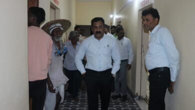 कलेक्टर पहुचे मझौली : सरपंच सचिव से ली पंचायत भवन निर्माण की पूरी जानकारी दिए दिशा निर्देश 12 IMG 20250420 WA0298