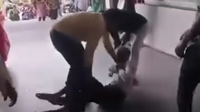 बुजुर्ग से मारपीट कांड में अमानवीयता की हद लांघने वाले डॉक्टर और रेडक्रॉस कर्मी की सेवाए समाप्त : सिविल सर्जन को किया निलंबित 8 Screenshot 2025 04 21 08 49 59 055 com.whatsapp