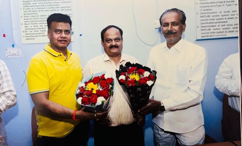 आलोक बाजपेयी बने तकनीकी शिक्षा एवं कौशल विकास अधिकारी कर्मचारी संघ के जिलाध्यक्ष 1 WhatsApp Image 2025 04 16 at 18.35.00