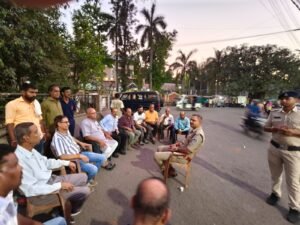 सी.सी.टी.व्ही. कैमरे लगवाने थाना प्रभारियों ने ली बैठक 3 WhatsApp Image 2025 04 21 at 2.50.49 PM