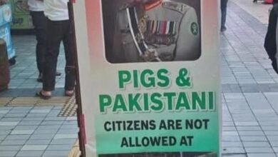 'पिग्स एंड पाकिस्तानी नॉट अलाउड' – 56 दुकान के व्यापारियों का आतंकवाद के खिलाफ अनोखा विरोध 8 pig