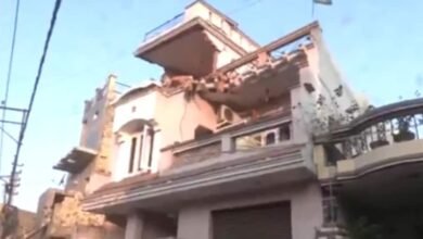 पठानकोट में सुबह भी सुनाई दिए तेज धमाके ,वही जालंधर में मिला पाकिस्तानी ड्रोन का हिस्सा 9 681eaadf8ec11 india pakistan war situation 102442254 16x9 1