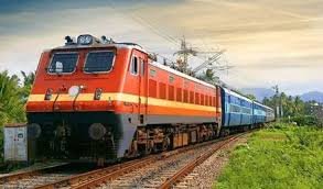 रेल यात्रियों के लिए मुसीबत बनी स्पेशल ट्रेन, घंटों विलंब से चल रही, यात्रियों की बढ़ रही नाराजगी 1 WhatsApp Image 2025 05 03 at 3.52.13 AM