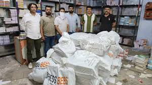 दिल्ली में NCERT किताबों की पायरेसी रैकेट का भंडाफोड़, 2.4 करोड़ की जाली किताबें जब्त 4 download 1 9