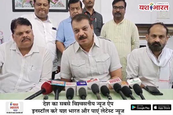 विश्रामगृह में नेता प्रतिपक्ष उमंग सिंघार से मिले कांग्रेसजन, मीडिया से भी हुए रूबरू 1 01 28