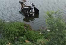 दलसागर तालाब में अनियंत्रित होकर घुसी कार :चालक घायल,बड़ा हादसा टला,कोतवाली पुलिस जांच में जुटि 10 Screenshot 2025 06 01 13 18 31 660 com.whatsapp