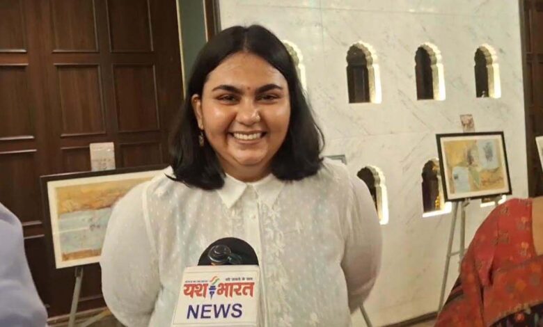 चित्रकार प्रतिज्ञा पटेल की कलाकृतियों की प्रदर्शनी जबलपुर के वेलकम होटल में 1 Untitled 3 copy 3