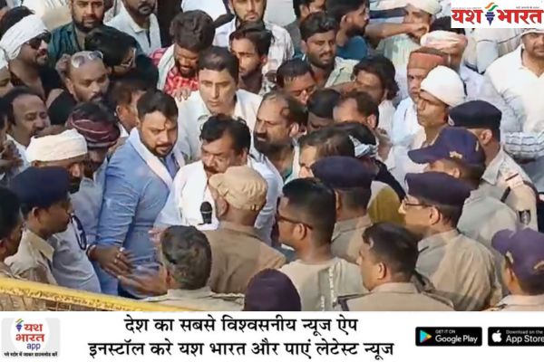 जबलपुर में भ्रष्टाचार के खिलाफ कांग्रेस का जोरदार प्रदर्शनः नगर निगम मुख्यालय का घेराव, जल संकट और अनियमितताओं पर फूटा गुस्सा 1 भारत 83