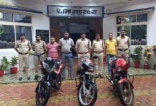 पुलिस ने शातिर वाहन चोर को दबोचा : चोरी हुई कुल 4 दो पहिया वाहन बरामद 10 IMG 20250730 WA0554