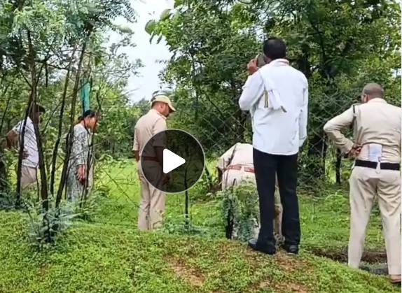 वन विभाग साइट में चौकीदार का शव मिलने से मचा हड़कंप : रात भर खोजते रहे परिजन 1 IMG 173006 27725 1753617618274