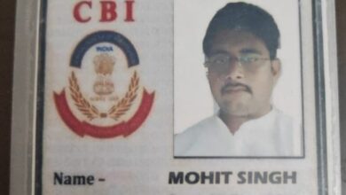 फर्जी CBI ऑफिसर को पुलिस ने किया गिरफ्तार : आई कार्ड और कई महत्वपूर्ण दस्तावेज बरामद, नौकरी दिलवाने के नाम पर ऐसे करता था ठगी 9 IMG 20250705 120448