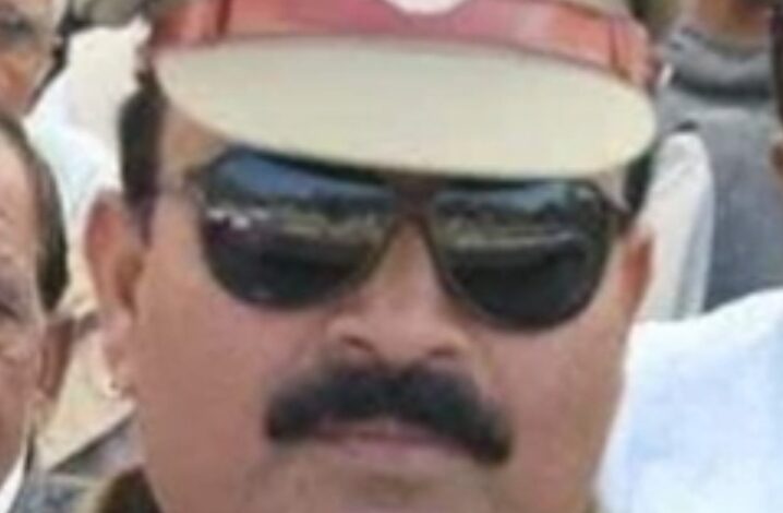 पत्नी से मोबाइल पर हुई बहस, टीआई ने खा लिया जहर 1 IMG 20250721 084023