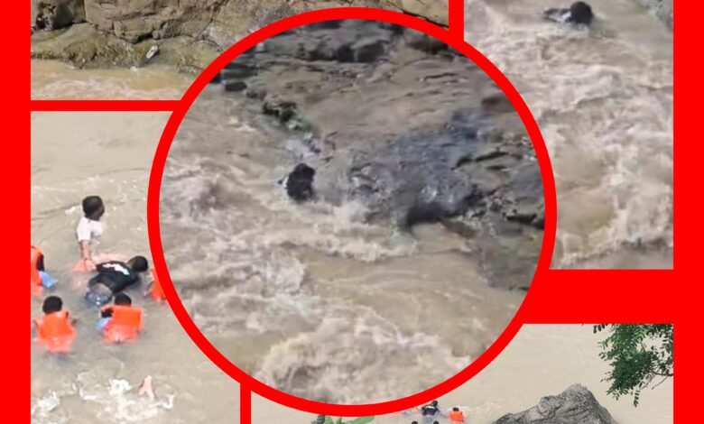 बुझ गया घर का चिराग : नहाने के बाद नदी से चप्पल निकालते समय फिसला युवक का पैर : दूसरे दिन उफनाती हुई नदी में मिला शव 1 InCollage 20250720 193848183