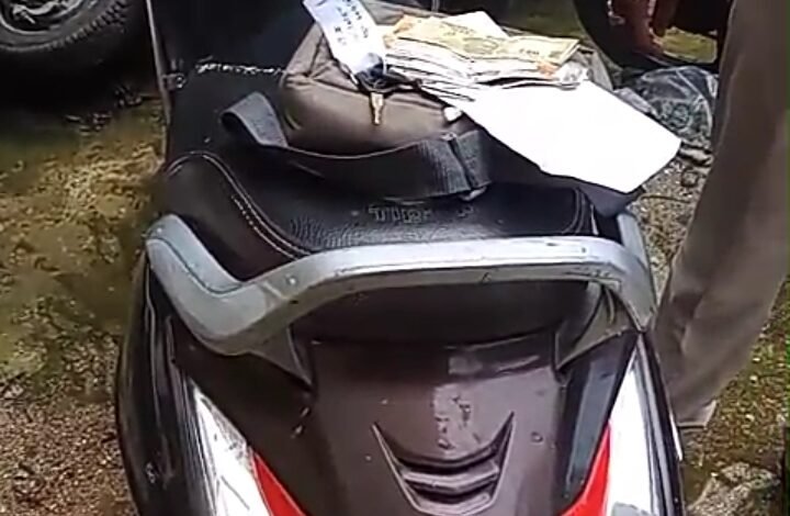 एक्टिवा की डिक्की से रूपये चुराने वाला आरोपी सीखचों मै 1 WhatsApp Image 2025 07 14 at 10.31.22 AM