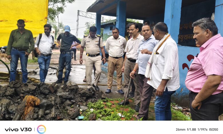 कुआं सफाई के दौरान बम मिलने की खबर हडकंप 1 WhatsApp Image 2025 07 16 at 5.04.18 PM