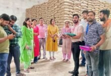 भोपाल से आए कृषि अधिकारियों ने जबलपुर के मूंग खरीदी केंद्रों का किया औचक निरीक्षण 10 neeraj up 2025 07 29T224137.474