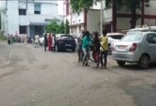 कलेक्ट्रेट में जमीन विवाद को लेकर परिवार के सदस्यों में हुई मारपीट, वीडियो वायरल 10 neeraj up 4