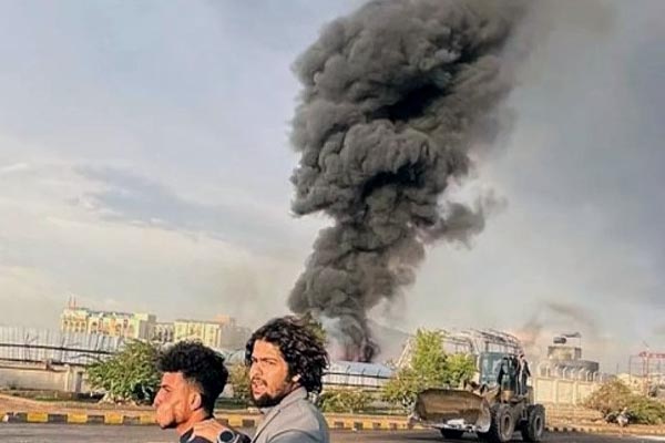 यमन पर इजरायल का सबसे बड़ा हमला,राजधानी सना में एक के बाद एक धमाके 1 004