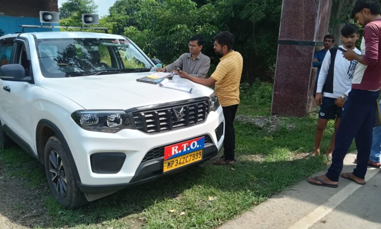 बिना पीयूसी, बॉडी टेम्परिंग, बसों में ओवरलोडिंग की तो अब खैर नहीं : 12 वाहनों पर चालान , 29 हजार की हुई वसूली 1 IMG 20250818 WA0486