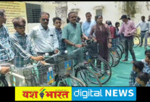 सांदीपनि विद्यालय में छात्र छात्राओं को मिली साइकिलें, जनप्रतिनिधियों ने किया वितरण 18 IMG 20250807 132641