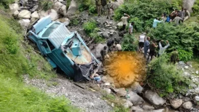 उधमपुर में बड़ा हादसा: 200 फीट गहरी खाई में गिरी CRPF जवानों की गाड़ी, 3 की मौत, 10 घायल 8 jk 1754548143 udam