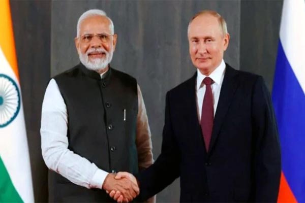 टैरिफ विवाद के बीच पुतिन-मोदी द्विपक्षीय वार्ता 1 01 1