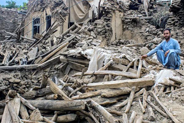 भूकंप के झटकों से फिर दहला अफगानिस्तान 1 02 7