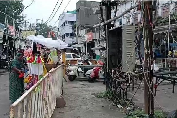 शहर में अवैध रूप से दुर्गा पंडाल रोशन,2 मासूमों की मौत के बाद भी विद्युत कंपनी नींद में 1 06 20