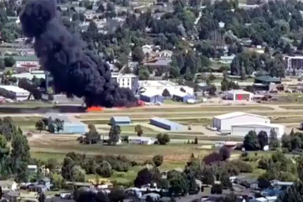 अमेरिका में 2 विमानों की टक्कर में 3 लोगों की मौत 1 06