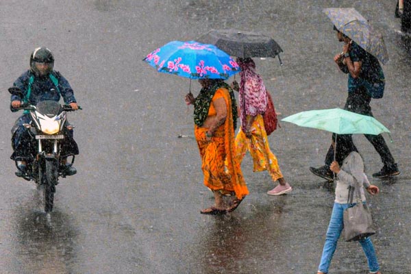 फिलहाल बौछारों से राहत की उम्मीद कम बारिश के लिये अनुकूल वातावरण 1 07 18
