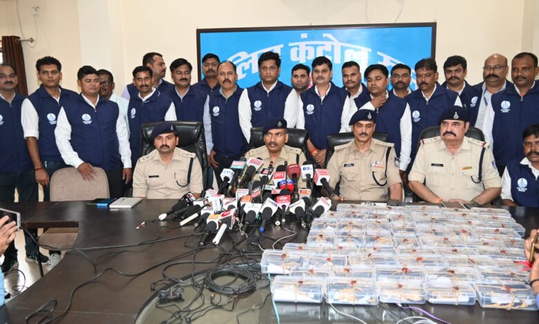 जबलपुर पुलिस को बड़ी सफलता: बैंक डकैती का सरगना राजेश दास 3 किलो सोने के साथ बिहार से गिरफ्तार 1 IMG 20250901 WA0057