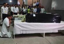 घुटनों पर बैठकर रो पड़े असम सीएम , गुवाहाटी की सड़कों पर उमड़ा जन सैलाब 10 Untitled 7 copy 3