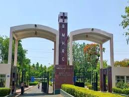 नर्सिंग की छात्रा की मौत के मामले की जांच के लिए समिति गठित 9 download 72