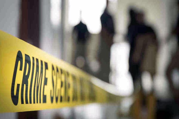 दबंगई दिखाने और दहशत फैलाने मडई शराब दुकान में बमबाजी 1 015 3