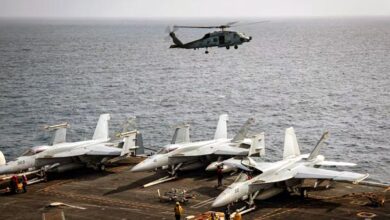 अमेरिकी नौसेना का हेलीकॉप्टर और फाइटर जेट समुद्र में क्रैश 8 03 33