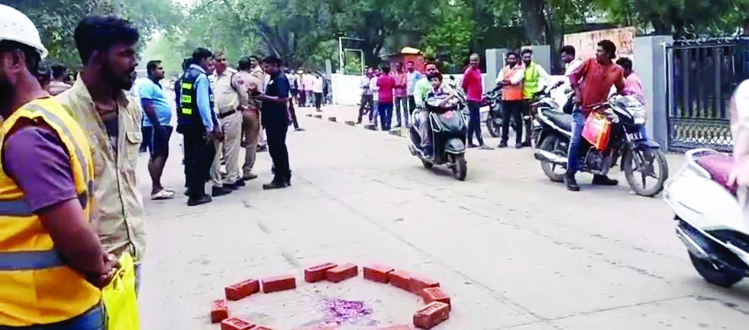 कैमोर में युवक की गोली मारकर हत्या, बैंक ऑफ बड़ौदा ब्रांच के सामने दिनदहाड़े वारदात से सनसनी 2 IMG 20251028 WA067412