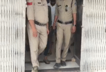 अवैध पिस्टल की खरीद-फरोख्त में लिप्त गिरोह के 3 आरोपी गिरफ्तार, 2 फरार : एक देसी पिस्टल, कारतूस, मोबाइल व बाइक जब्त 12 Screenshot 20251014 214008.WhatsApp