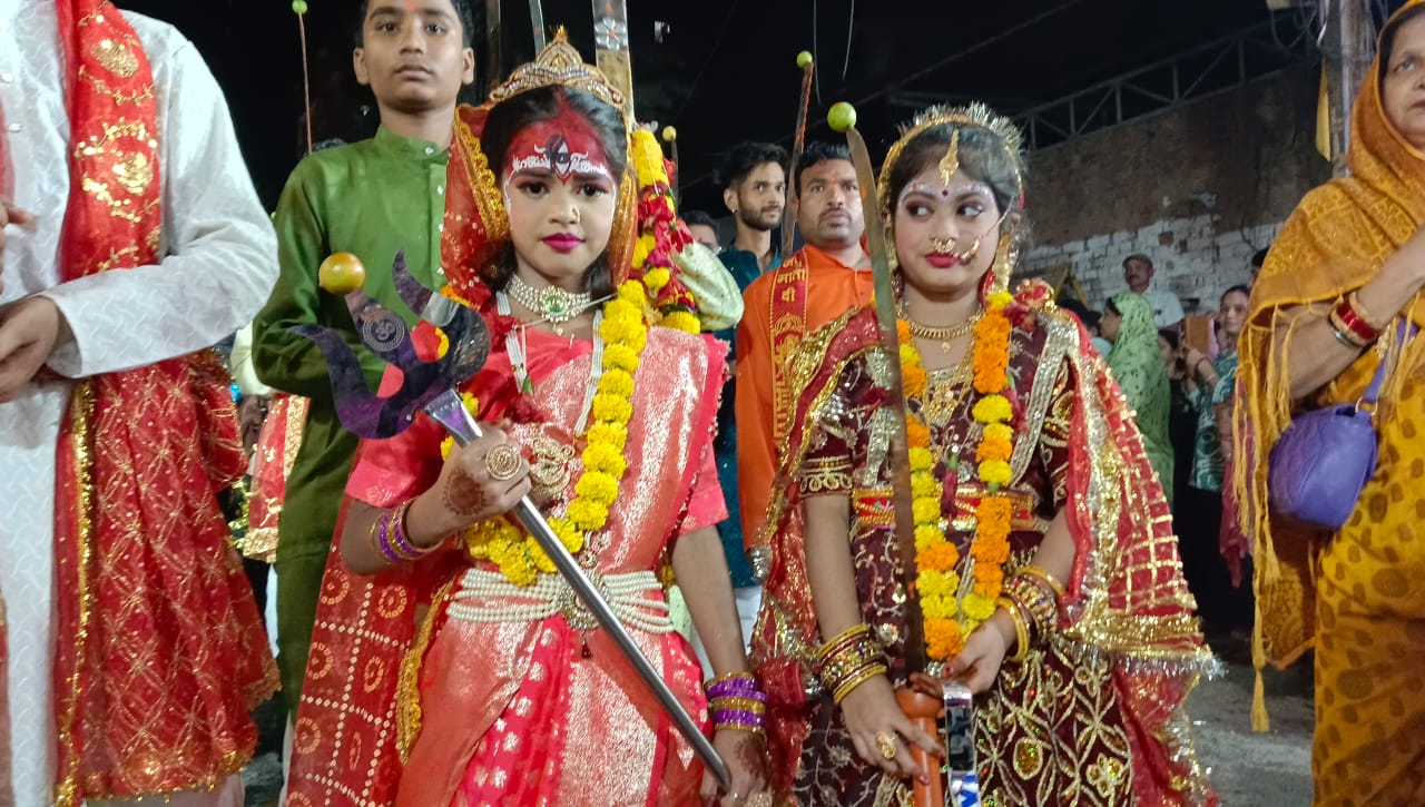 बाना छेदकर निकले बूढ़ी खेरमाई के भक्त 2 WhatsApp Image 2025 10 05 at 21.05.04